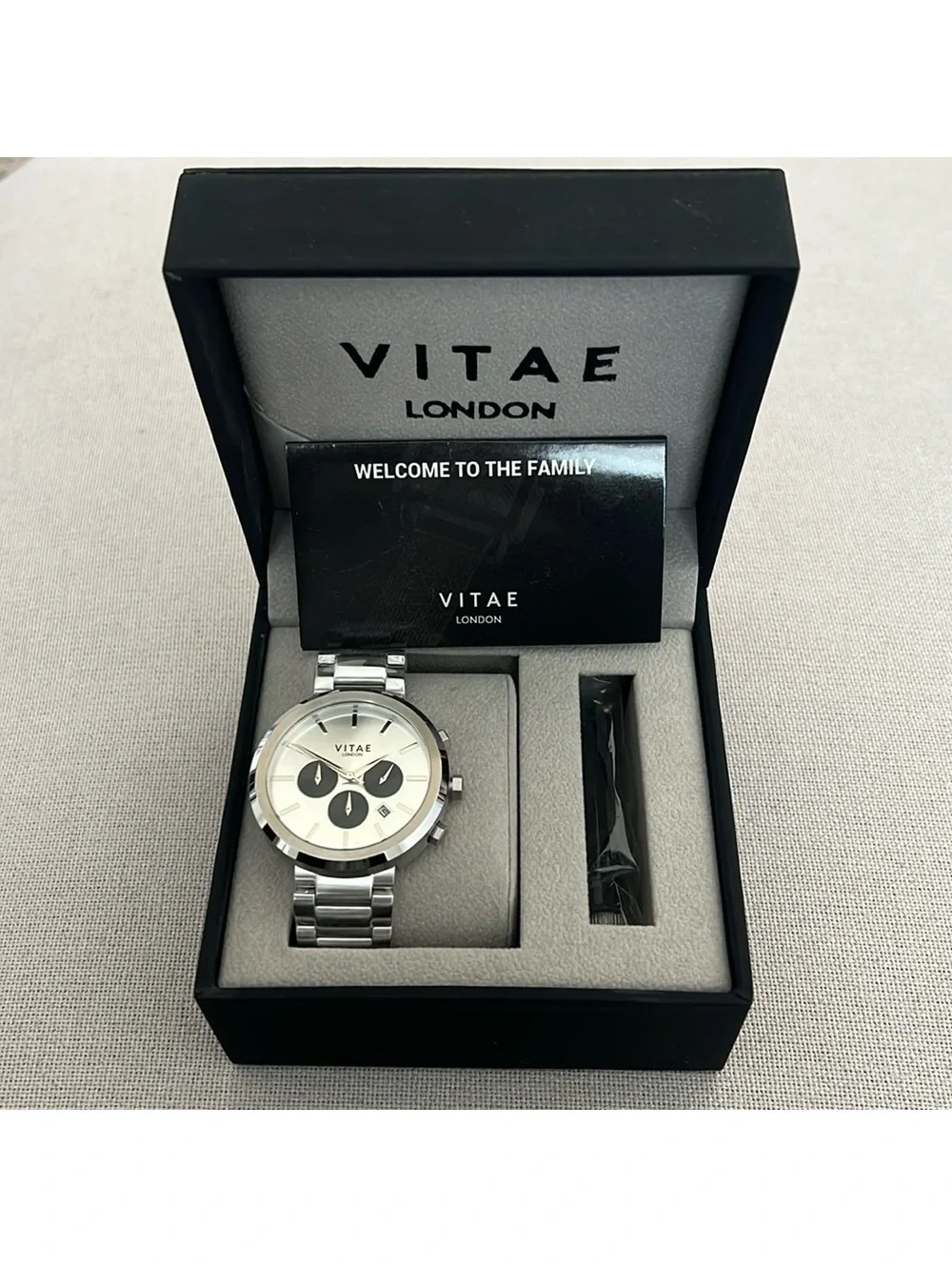 Vitae London Watch Elmington Silver Tone Stainless Steel Bracelet 44mm, NWT